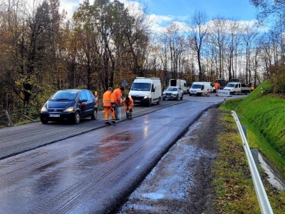 Koniec objazdów, ruch na trasie Grybów – Gorlice wznowiony