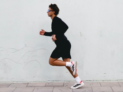 Już nie tylko Samba. Adidas przyspiesza dzięki bieganiu i piłce nożnej