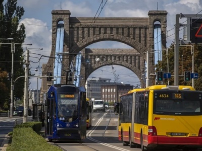 Autobus może być tańszą alternatywą dla tramwaju. Miasta rewolucji jednak nie planują