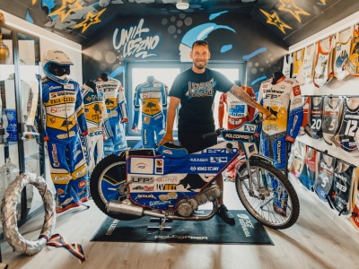 Żużel. To prawdziwe „Bycze” muzeum! Fan Unii pokazał kolekcję! (WYWIAD+FOTO)