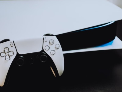 Konsola PS5 Slim z lub bez napędu ponownie w obniżkach. Teraz od 1969 zł