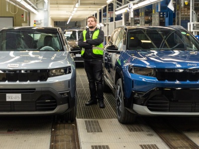 Widziałem jak powstaje nowy Jeep Compass. Trzy modele na 