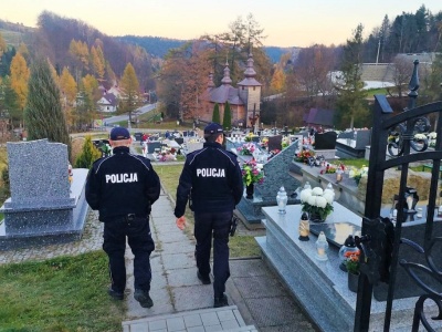 „Wszystkich Świętych” – wzmożone działania policjantów na Sądecczyźnie