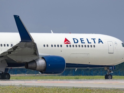 Nie do wiary, co zrobiła stewardesa. Samolot opóźniony o 4 godziny