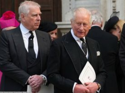 Karol III wyrzucił brata z oficjalnej rezydencji