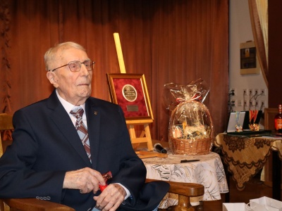 Płk Zdzisław Rakowski skończył 100 lat! Do Bydgoszczy przyciągnęło go lotnictwo i rzeka