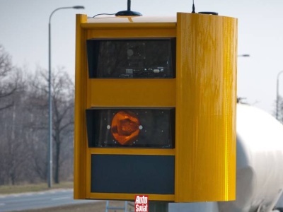 Ile trzeba jechać, żeby fotoradar zrobił zdjęcie? Tolerancja jest stała. Dla OPP też?