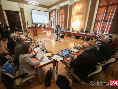 Nie będzie podwyżki podatku od nieruchomości. Świdniccy radni przeciwni propozycji władz miasta