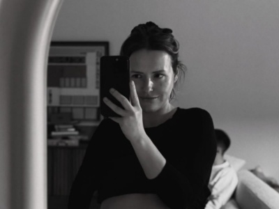 Olga Frycz dumnie prezentuje ciążowy brzuszek. Poród coraz bliżej