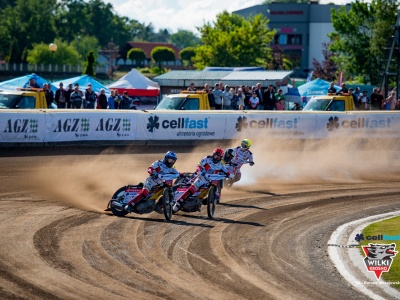 Żużel. W Krośnie praca wre! Nowa trybuna nabiera kształtów