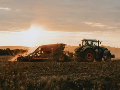 Zamienniki, czy oryginały? Które części do maszyn rolniczych sprawdzą się w Twoim gospodarstwie?