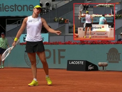 23 minuty i koniec. Świątek tylko cisnęła rakietą. Sensacja