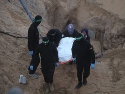 Izrael: fragmenty ciał przekazane przez Hamas to nie zakładnicy