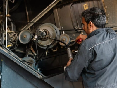 Kiedy i jak smarować maszyny rolnicze, żeby nie zaszkodzić?