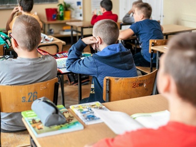 Nauczycielka zakazała uczniom przynosić ten napój. Matka: Mam spokój i kasę w portfelu