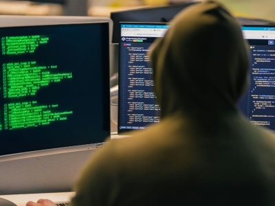 Potężny atak na polskie biuro podróży. Ministerstwo Cyfryzacji potwierdza, wyciekły dane klientów