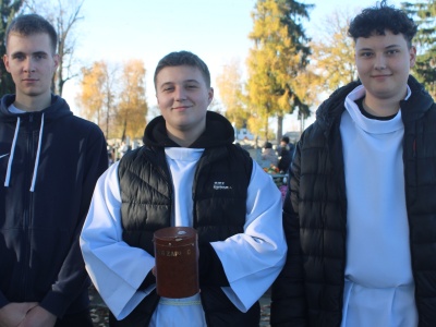 Diecezjanie wspierają seminarium. Na cmentarzach trwa kwesta do puszek