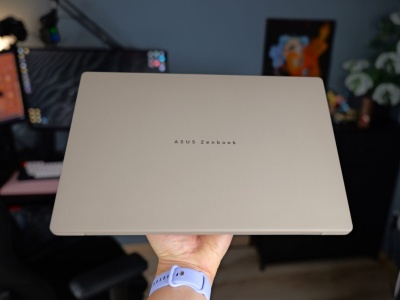 Zabrałem ASUS ZenBook A14 na Hawaje. Połączenie Windowsa z ARM może mieć sens