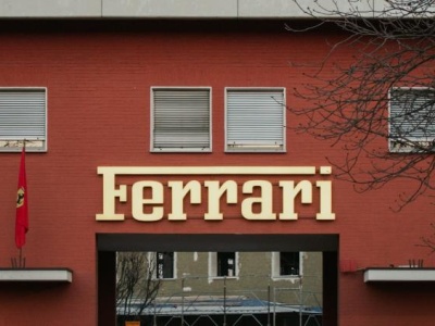 Historia motorsportu. British Racing Green i Ferrari Red. Międzynarodowe Barwy Wyścigowe