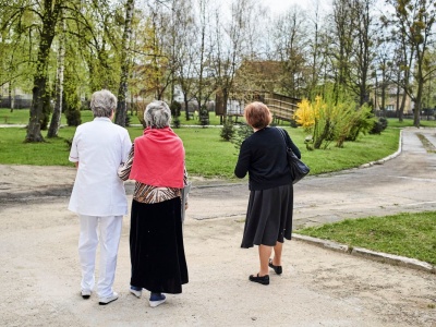 Jesień życia? Tak, ale w podróży! Pomysł na wycieczkę dla emerytów