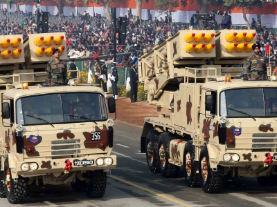 Francja: artyleria rakietowa z Indii jako pomost?