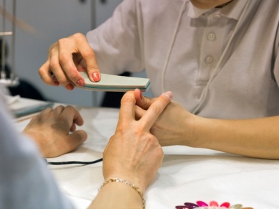 Taki manicure noszą teraz gwiazdy. Poproś o niego swoją stylistkę