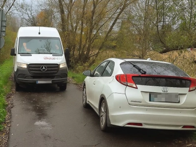 Dwóch kierowców, jedna droga i zero zdrowego rozsądku.