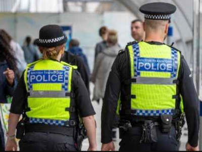 Atak nożownika w pociągu. “Myśleliśmy, że to halloweenowy żart”