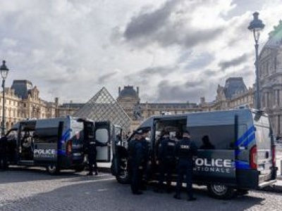 Klejnoty z Luwru. Dwaj podejrzani mieli długie kryminalne CV