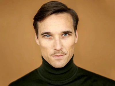 Maurycy Popiel ma znaną mamę. Co jeszcze warto o nim wiedzieć?