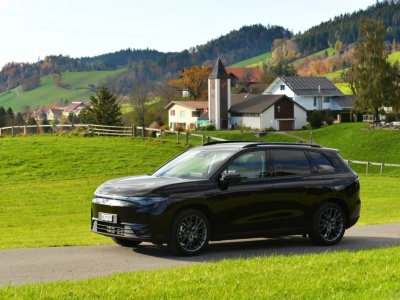 270 złotych za jeden koń mechaniczny. Chińczycy nie zwalniają tempa. Poznajcie Leapmotor C10