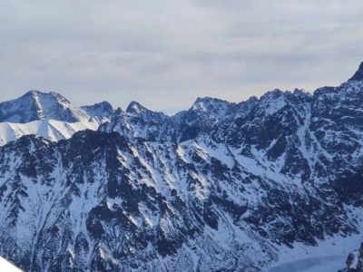 Deszcze i mgły na południu kraju. W Tatrach spadnie śnieg