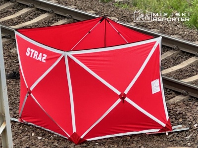 Śmiertelne potrącenie pieszego przez pociąg. Tożsamość mężczyzny jest nieznana