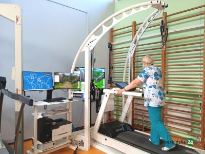 Technologia, wiedza i serce. Pacjenci szpitala rehabilitacyjnego w Jaworzu czują się tu dobrze | WIDEO