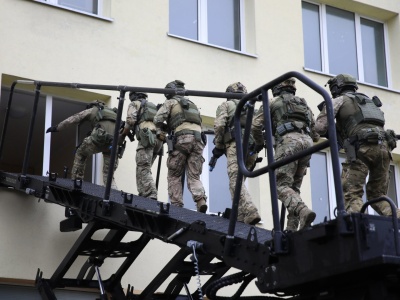 Olsztyn. Kontrterroryści z BOA przy dawnym 