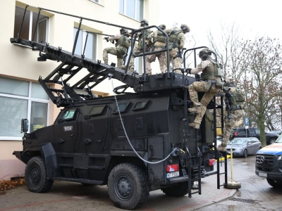 Kontrterroryści BOA prowadzą działania taktyczne w Olsztynie