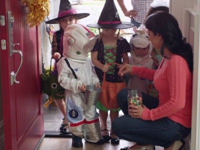 Zorganizowała dzieciom Halloween na angielskim. Reakcja katechetki to przykład hipokryzji