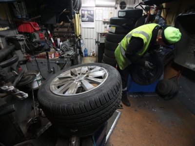 5 ukrytych wad opon całorocznych. Eksperci PZPO ujawniają, o czym sprzedawcy milczą