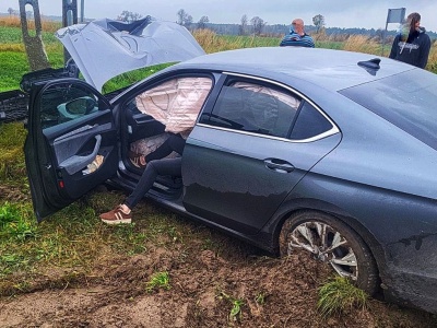 Skodą wjechała w słup (ZDJĘCIA)