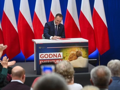 Nawrocki wprowadza godną emeryturę