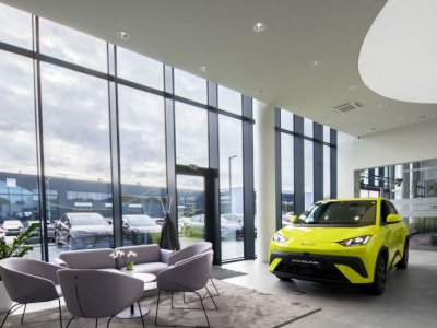 Salon samochodowy jak dzieło sztuki i techniki. BYD zaprasza do Gdańska