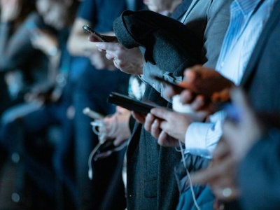 Polityka w sieci. Amerykanie sprawdzili kto i jak walczy w necie