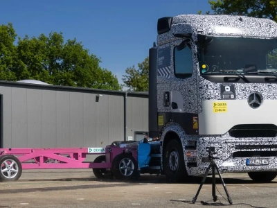 Rozbito elektryczną ciężarówkę Mercedesa. eActros 600 przeszedł trudną próbę