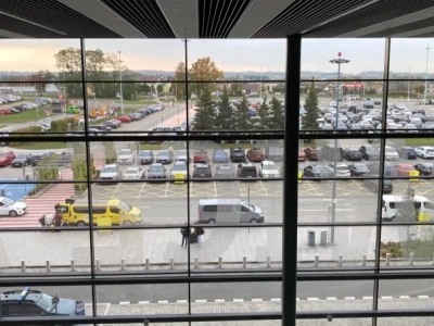 Mgła w Krakowie. Kilka samolotów przekierowano do Pyrzowic