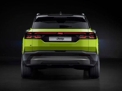 „Amerykański Volkswagen Tiguan” w standardzie z hawajskim kolorem. Oferuje ogromny bagażnik i niższą cenę