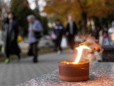 Na tym cmentarzu nie znajdziesz nagrobków ani pomników. Koszty pochówku zaczynają się od 490 zł