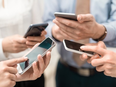 Rozliczasz się ze znajomymi blikiem? Fiskus może zażądać opłaty. Na to musisz zwracać uwagę