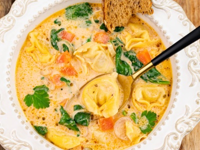 Zupa z tortellini
