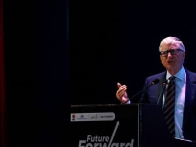 Bill Gates chce chronić klimat paliwem z alg i szczepieniem bydła. A prawica i Trump… go chwalą