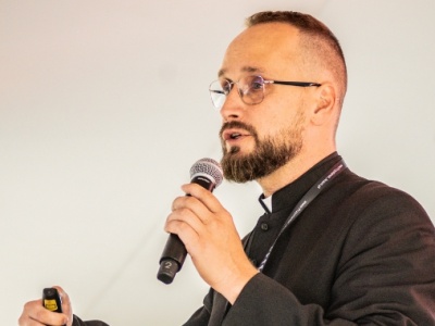 Ks. Tomasz Trzaska o wsparciu Kościoła dla osób w kryzysie psychicznym: tabu zaczęło pękać